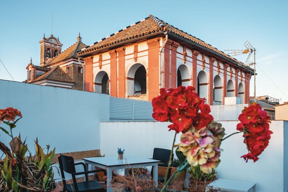 Hotel Boutique Elvira Plaza Seville Exterior photo