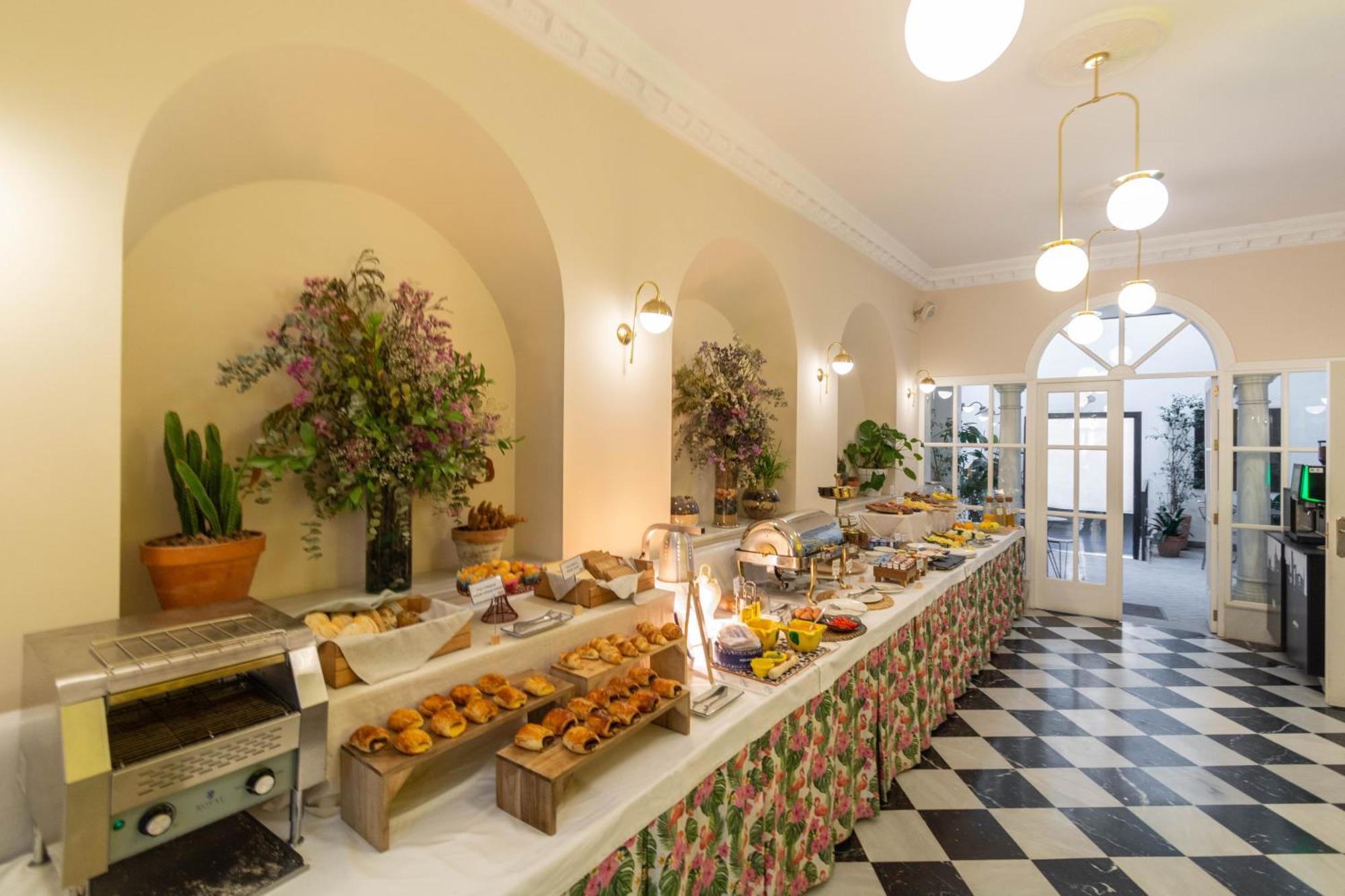 Hotel Boutique Elvira Plaza Seville Exterior photo