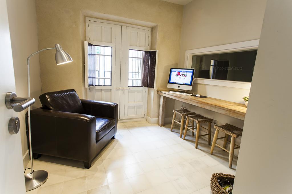 Hotel Boutique Elvira Plaza Seville Exterior photo