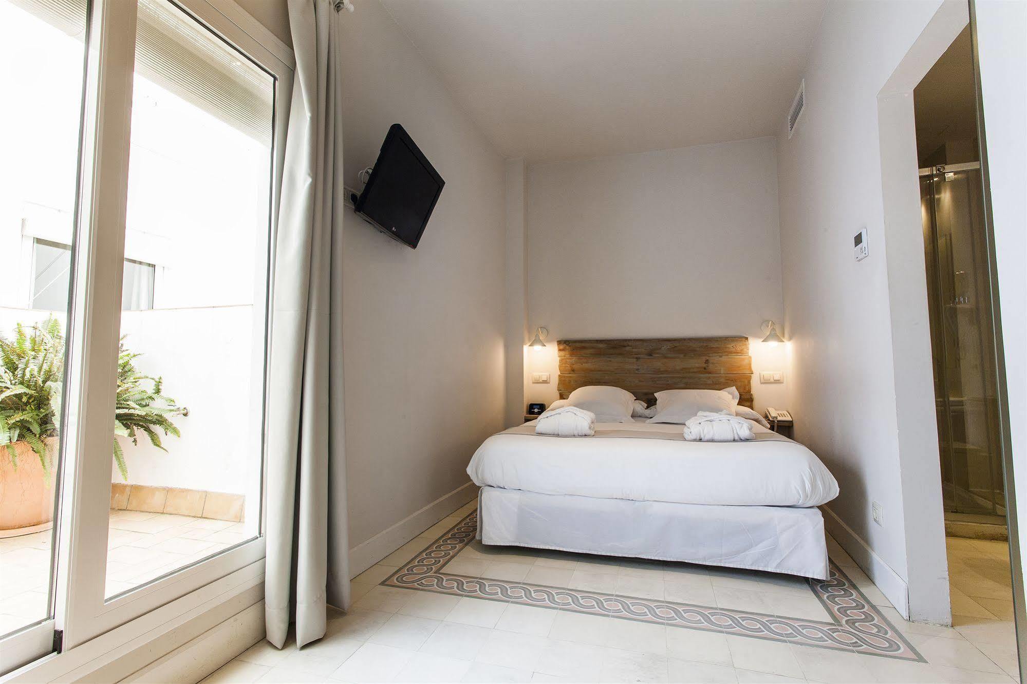 Hotel Boutique Elvira Plaza Seville Exterior photo